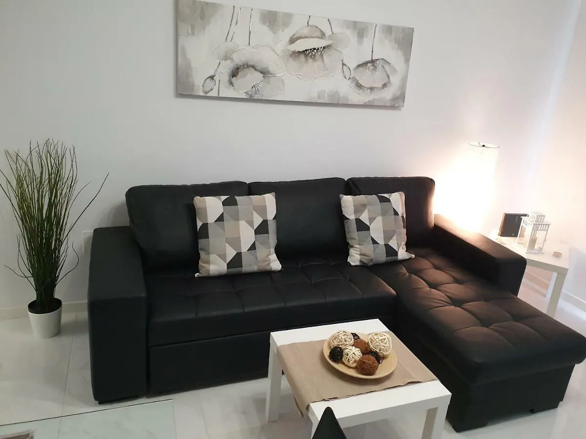 Casa Las Flores With Heated Pool, Only 490 Meters To The Beach, Balcony, Wifi Arona  Arona (Tenerife)