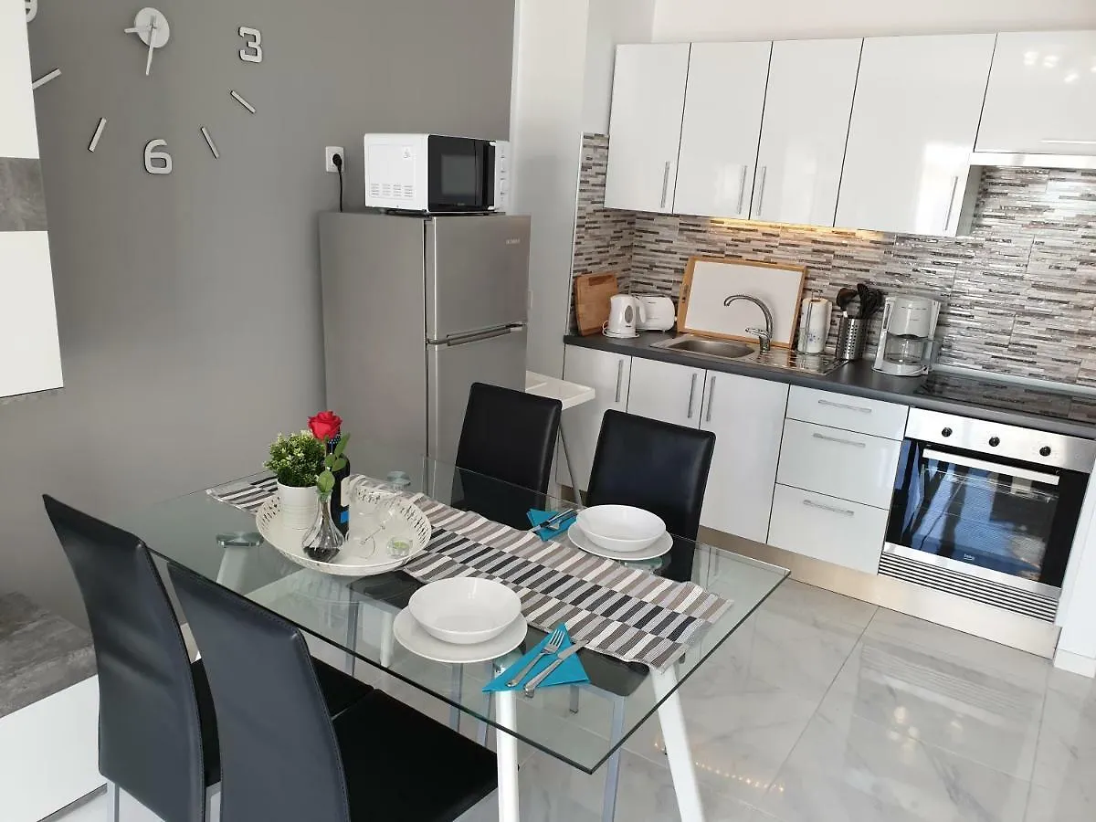 Casa Las Flores With Heated Pool, Only 490 Meters To The Beach, Balcony, Wifi Arona  Arona (Tenerife)