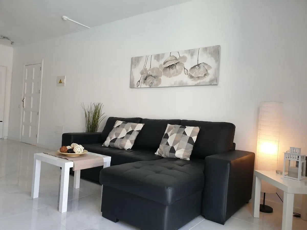Apartment Casa Las Flores With Heated Pool, Only 490 Meters To The Beach, Balcony, Wifi Arona  Spain
