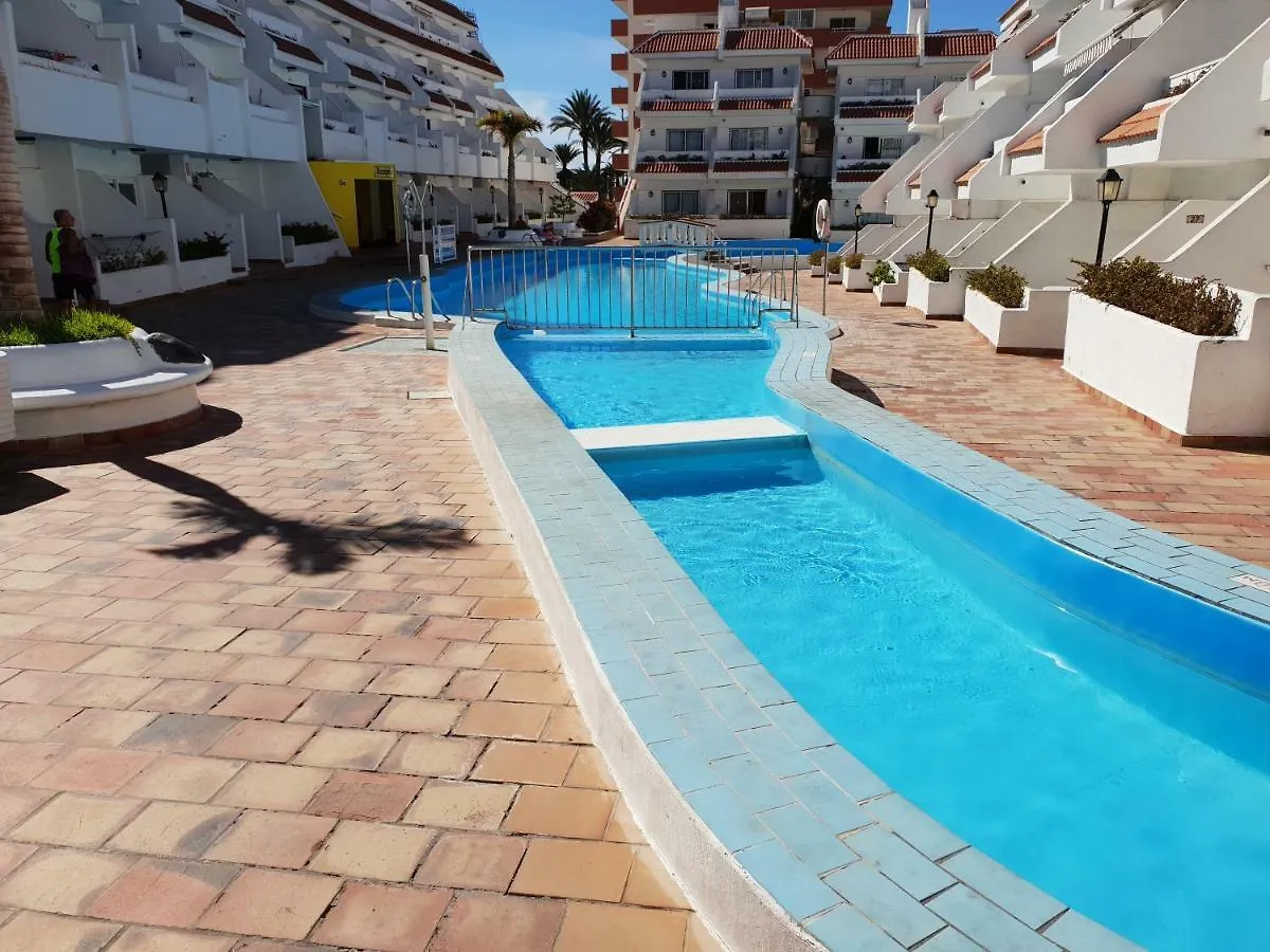 Apartment Casa Las Flores With Heated Pool, Only 490 Meters To The Beach, Balcony, Wifi Arona