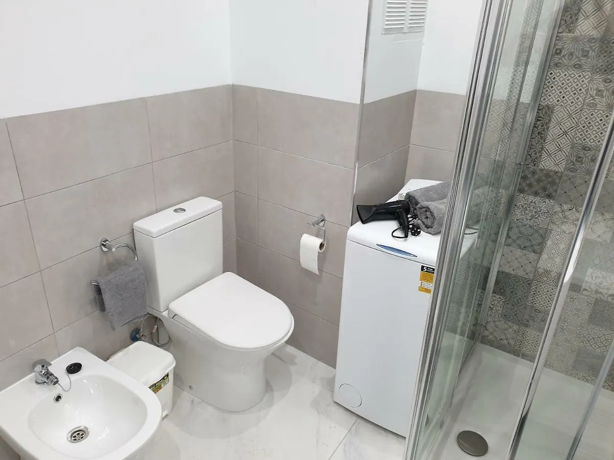 Apartment Casa Las Flores With Heated Pool, Only 490 Meters To The Beach, Balcony, Wifi Arona