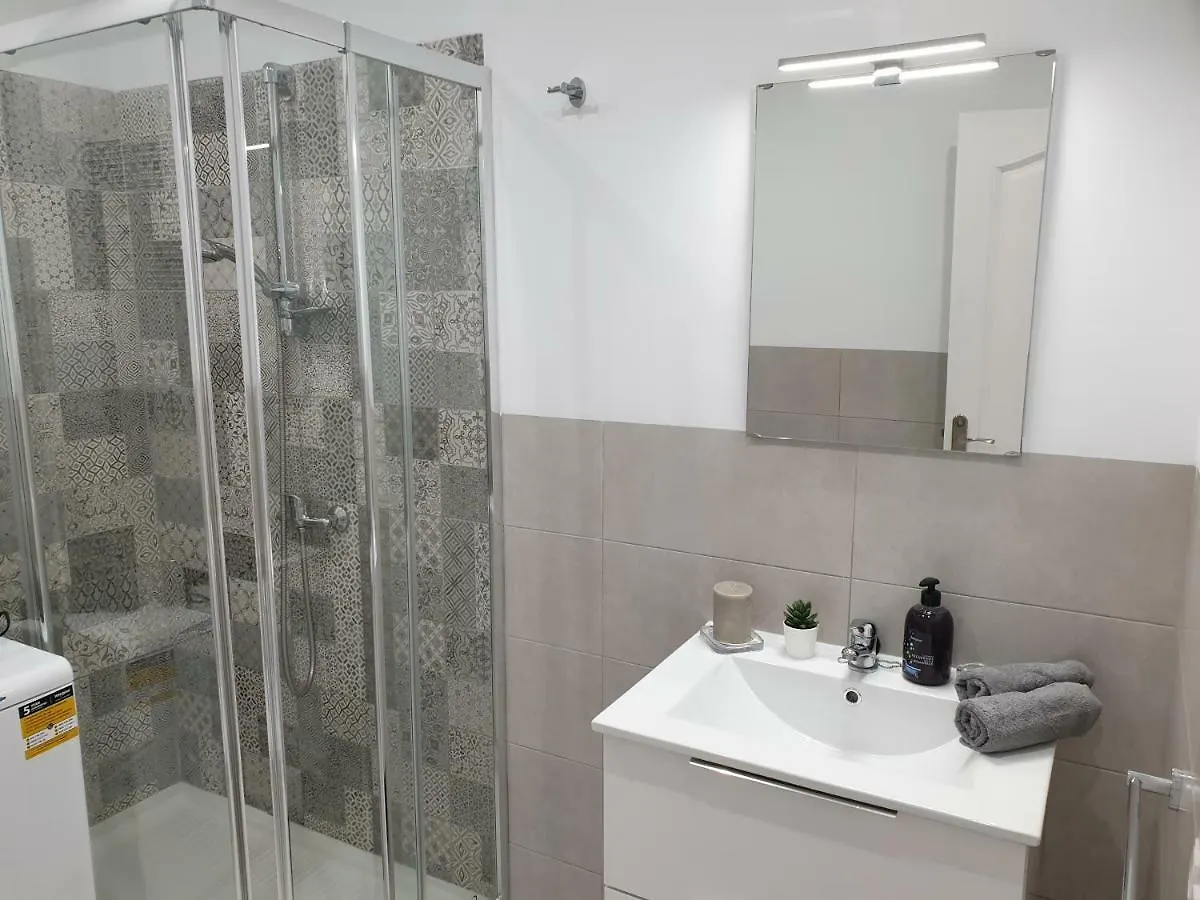 Casa Las Flores With Heated Pool, Only 490 Meters To The Beach, Balcony, Wifi Arona