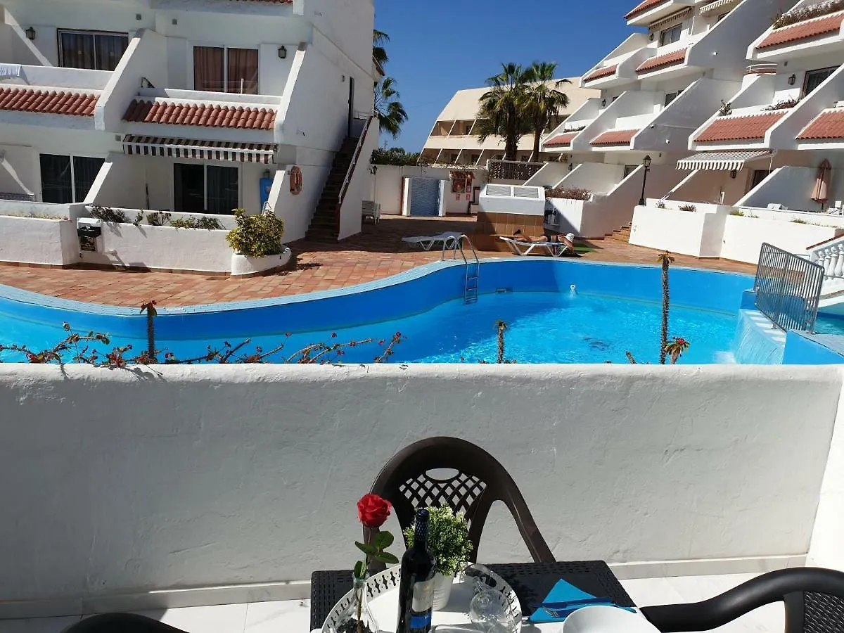 Casa Las Flores With Heated Pool, Only 490 Meters To The Beach, Balcony, Wifi Arona  0*, Arona (Tenerife)