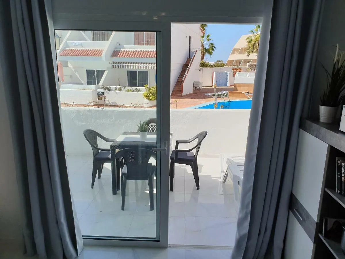 Apartment Casa Las Flores With Heated Pool, Only 490 Meters To The Beach, Balcony, Wifi Arona  Spain